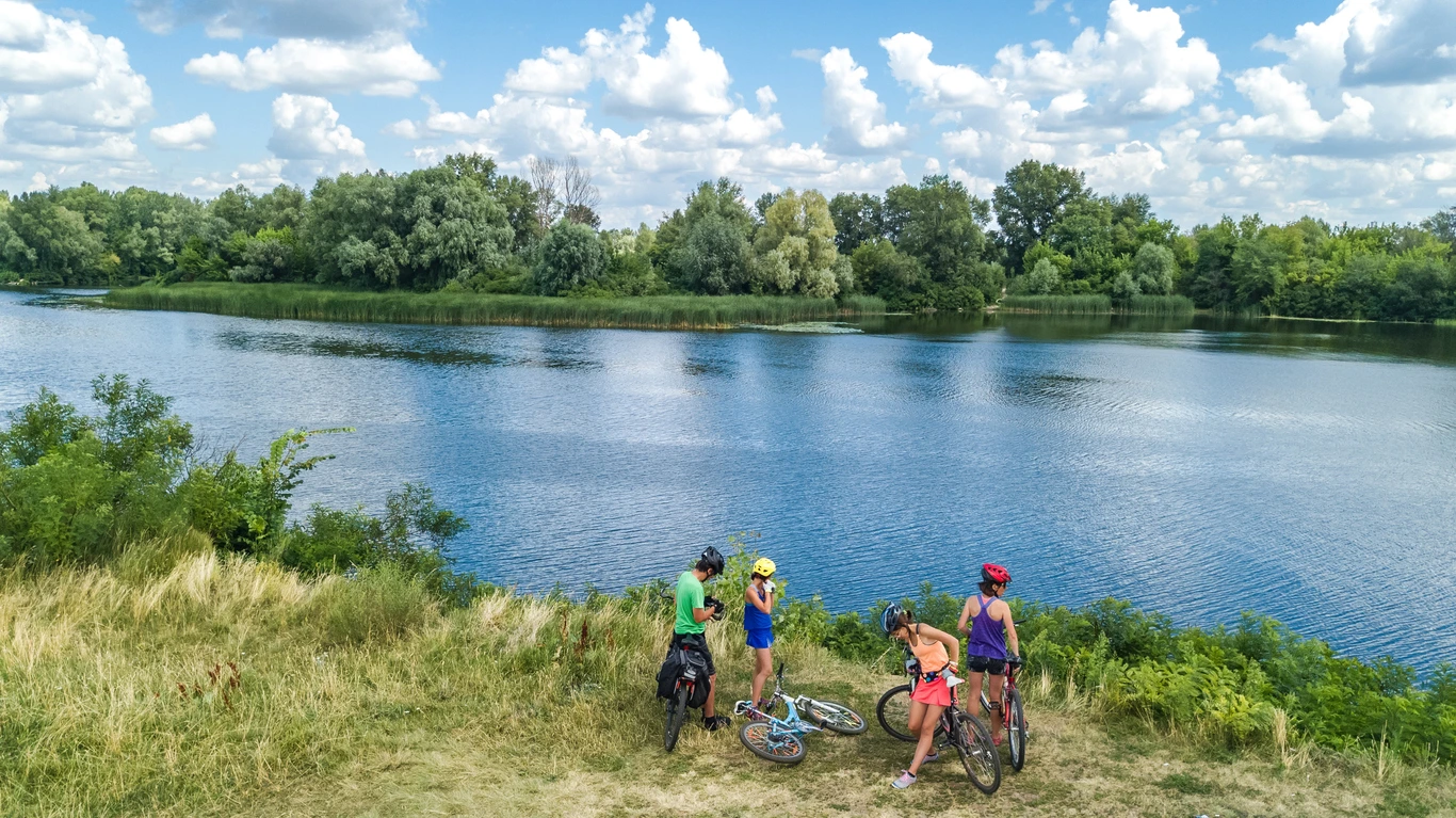 Tennessee bicycle accident showing helmet use impact on injury claims.